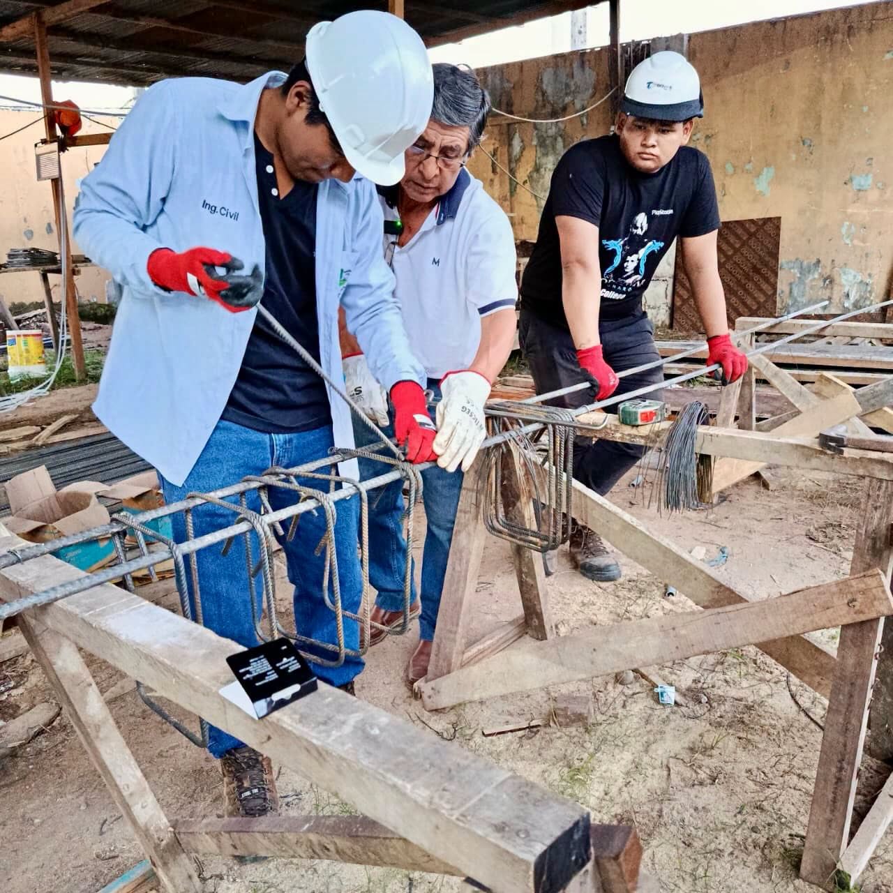 Doblado y colocación de estribos en concreto armado — foto 4