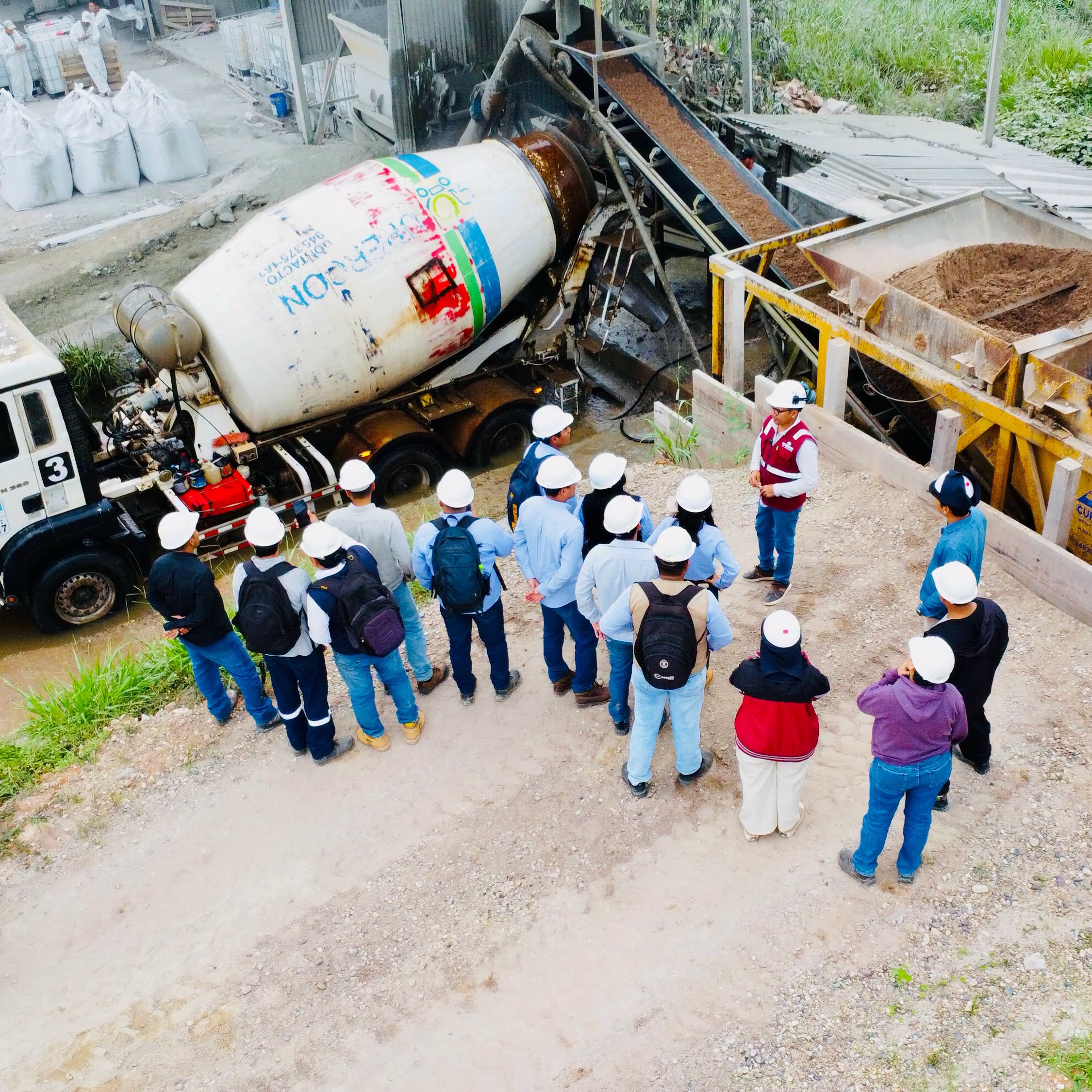PROCESO EN PLANTA CONCRETERA — foto 3